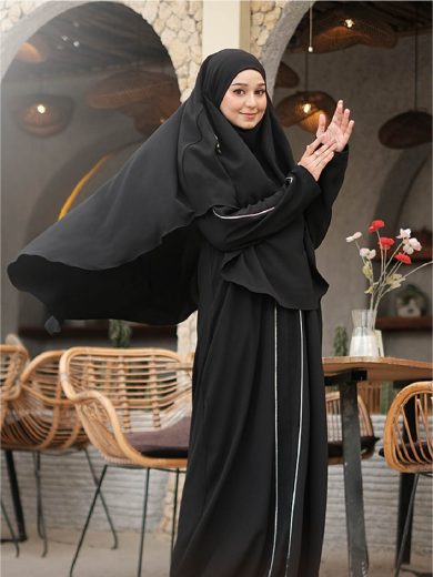 NAURA Gamis Set (Black)